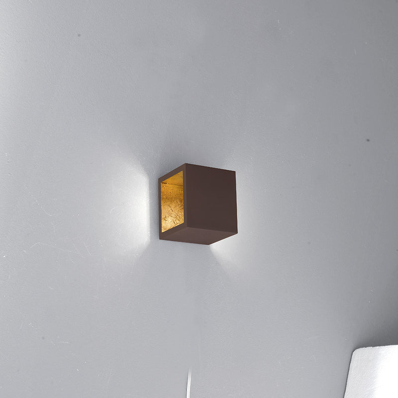 Cubo Wall Lamp