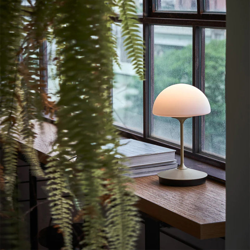 Pensee Table Lamp