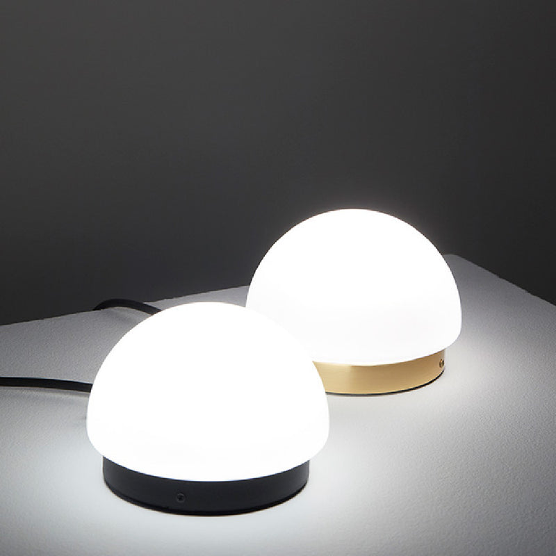 Circ M-3836 Table Lamp