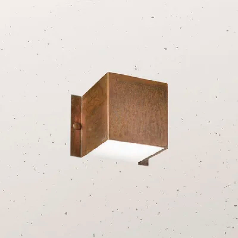 Decori Wall Light