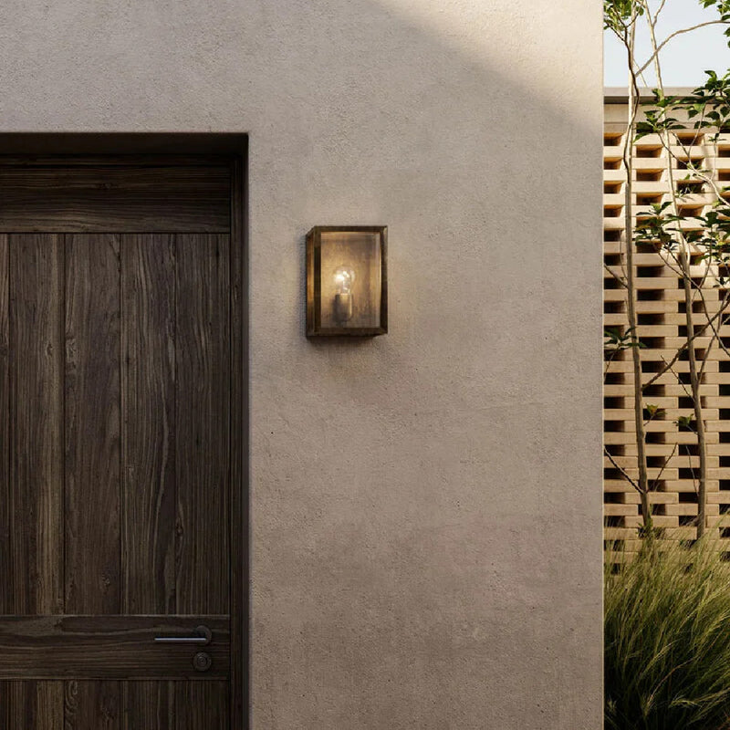 Quadro Wall Light